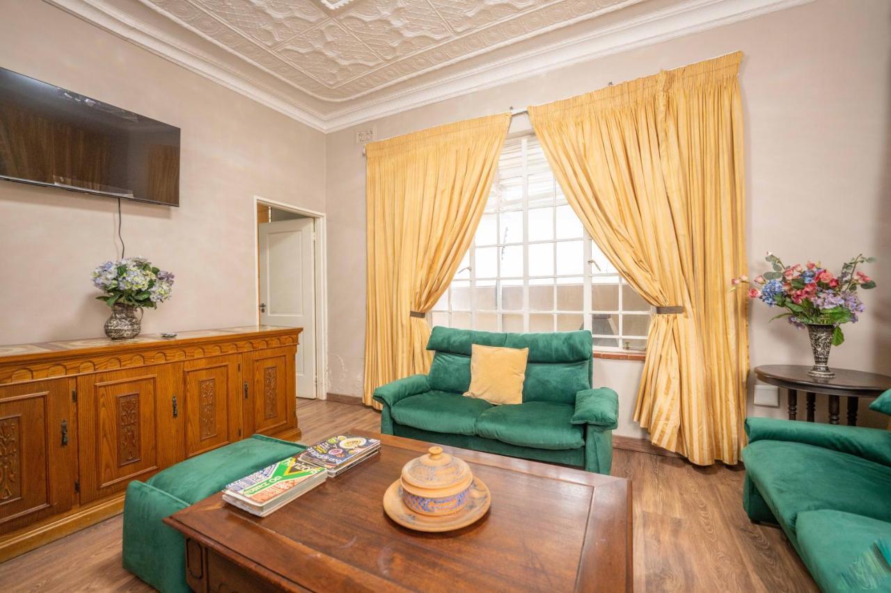 Fatmols Guest Lodge Γιοχάνεσμπουργκ Εξωτερικό φωτογραφία